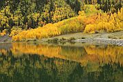 Crystal Lake 的秋色